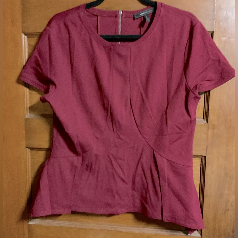 BCBG MaxAzria Short Sleeves Peplum Top Size L Scarlet Red Zip Back